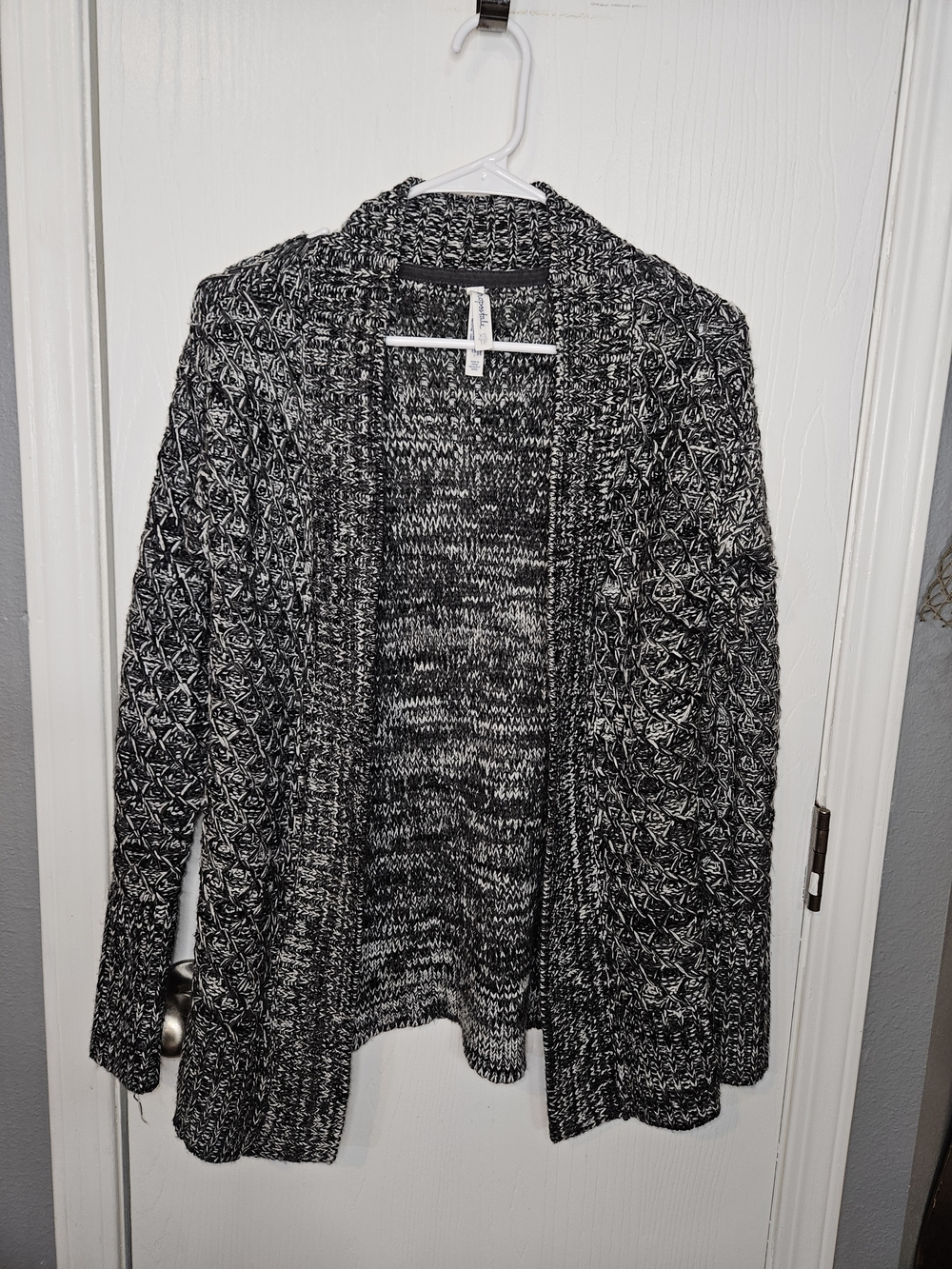 Aeropostale Black & White Marled Open-Front Cable Knit Cardigan